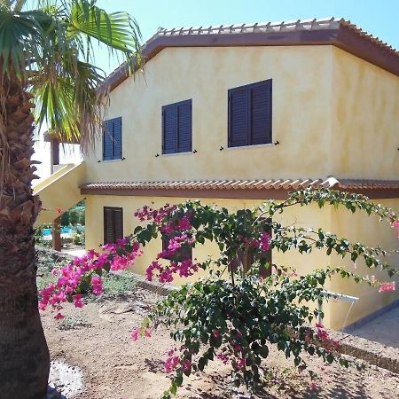Appartamento In Splendido E Riservato Villaggio, Marina Di Tertenìa 外观 照片