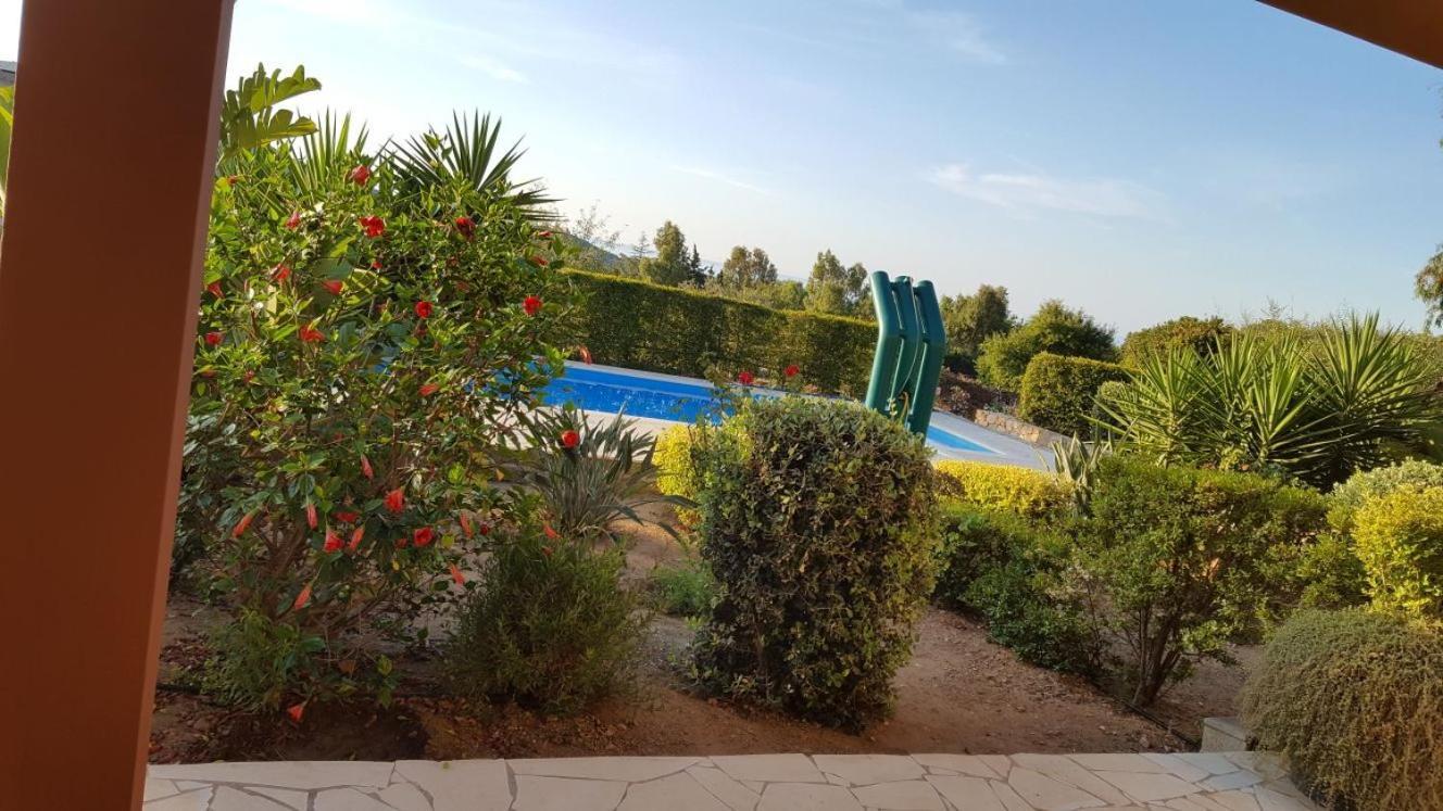 Appartamento In Splendido E Riservato Villaggio, Marina Di Tertenìa 外观 照片