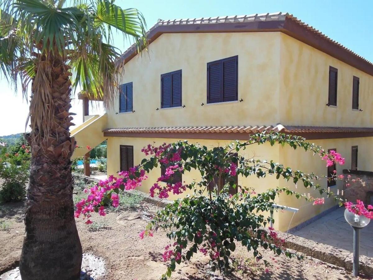 Appartamento In Splendido E Riservato Villaggio, Marina Di Tertenìa 外观 照片
