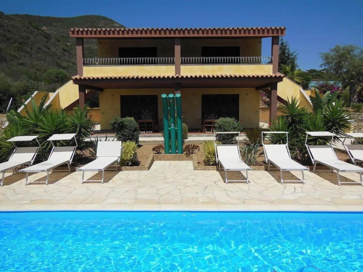 Appartamento In Splendido E Riservato Villaggio, Marina Di Tertenìa 外观 照片