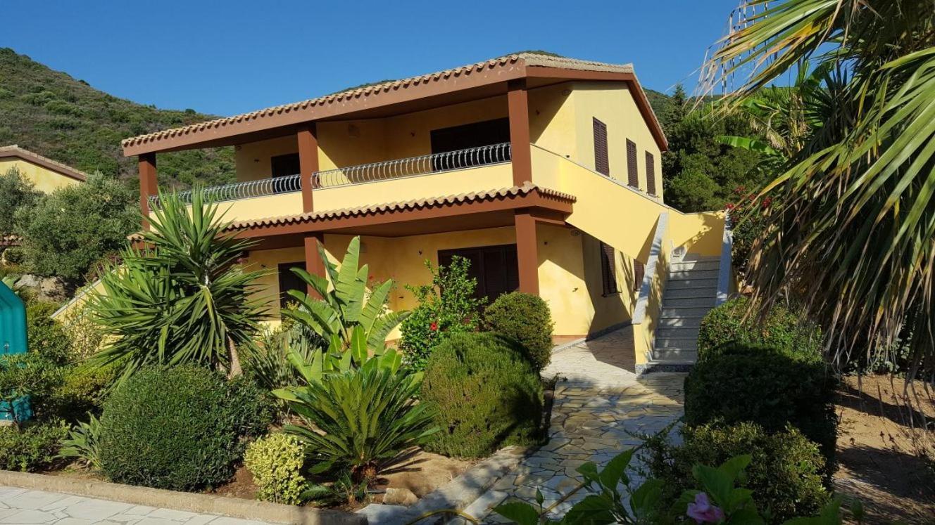 Appartamento In Splendido E Riservato Villaggio, Marina Di Tertenìa 外观 照片