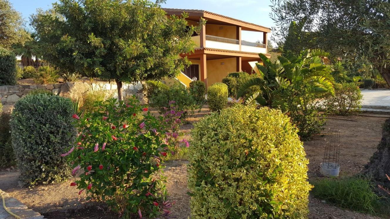Appartamento In Splendido E Riservato Villaggio, Marina Di Tertenìa 外观 照片