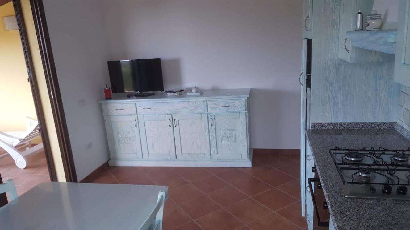 Appartamento In Splendido E Riservato Villaggio, Marina Di Tertenìa 外观 照片